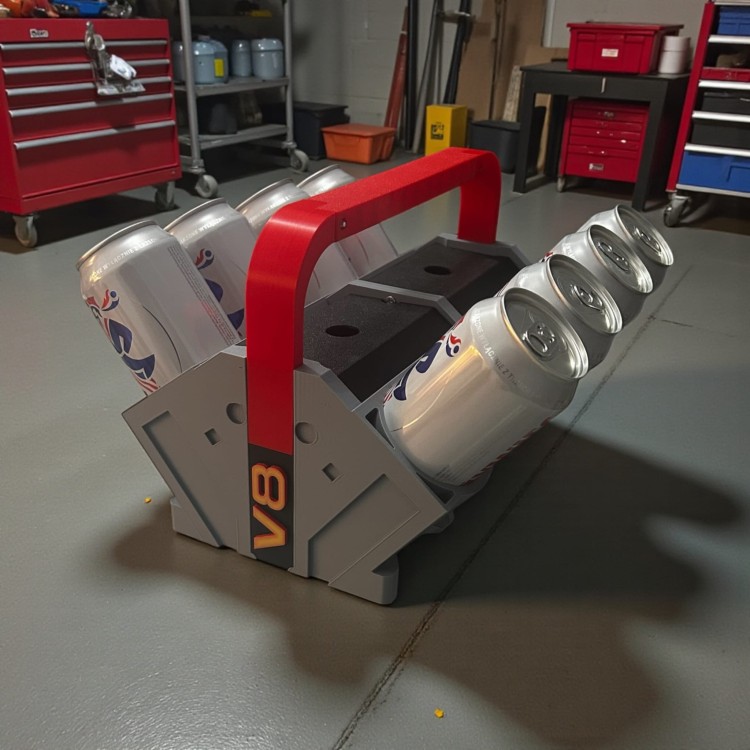 Nosidło na napoje w kształcie silnika V8