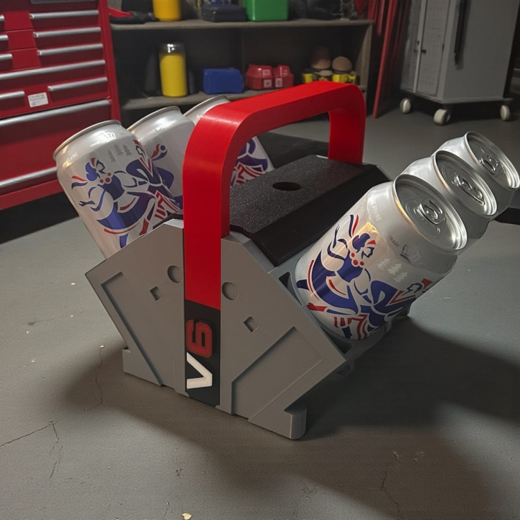 Nosidło na napoje w kształcie silnika V6